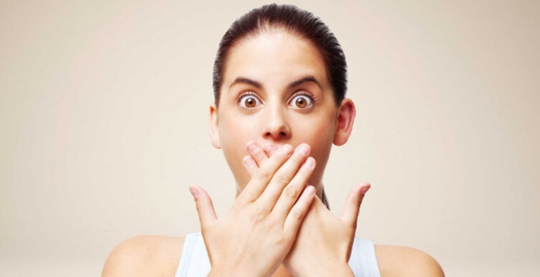 Ağız kokusu neden olur reflü ve mide rahatsızlıkları nedeni! Ağız kokusu neden olur reflü ve mide rahatsızlıkları nedeni!