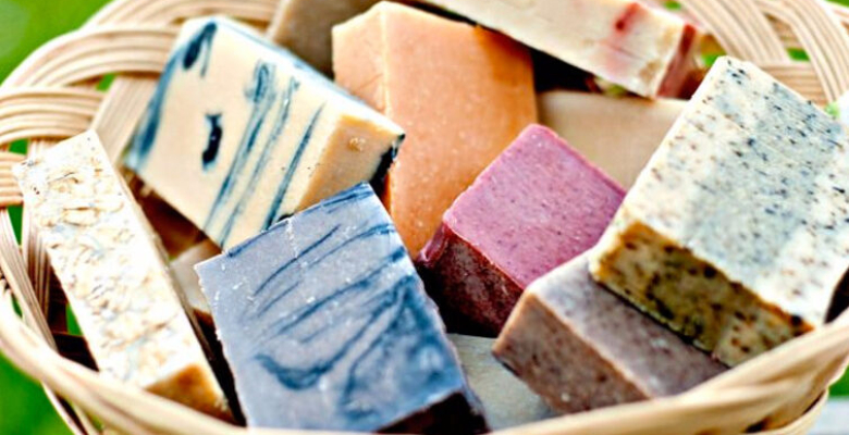 Sabun mu yoksa duş jeli mi daha sağlıklıdır? Sabun mu yoksa duş jeli mi daha sağlıklıdır?